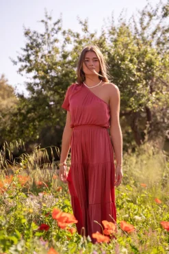 Robe Longue Rouge Asymétrique