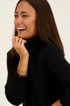 Robe Noire à Col Montant Et Manches à Froufrous