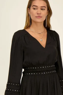 Robe Noire à Volants Et à Clous