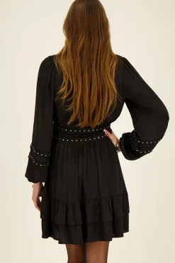 Robe Noire à Volants Et à Clous
