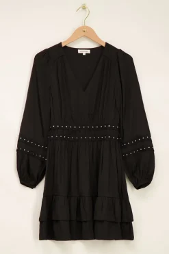 Robe Noire à Volants Et à Clous