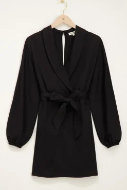 Robe Noire Avec Ceinture