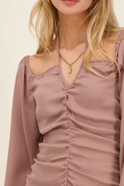 Robe Noire Plissée à Manches Longues