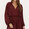 Robe Plissée Rouge Foncé Aspect Satiné