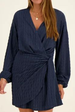 Robe Portefeuille Bleue En Tissu Gaufré