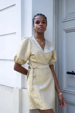 Robe Portefeuille Dorée à Manches Bouffantes