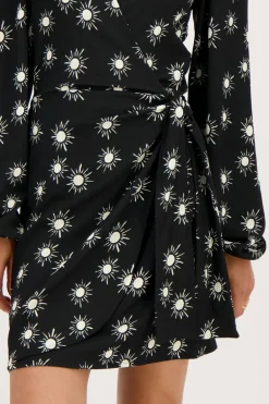 Robe Portefeuille En Crinoline Noire Avec Imprimé Soleil