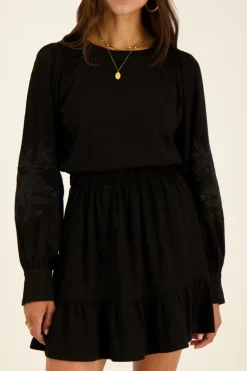 Robe Portefeuille Noire à Manches Brodées