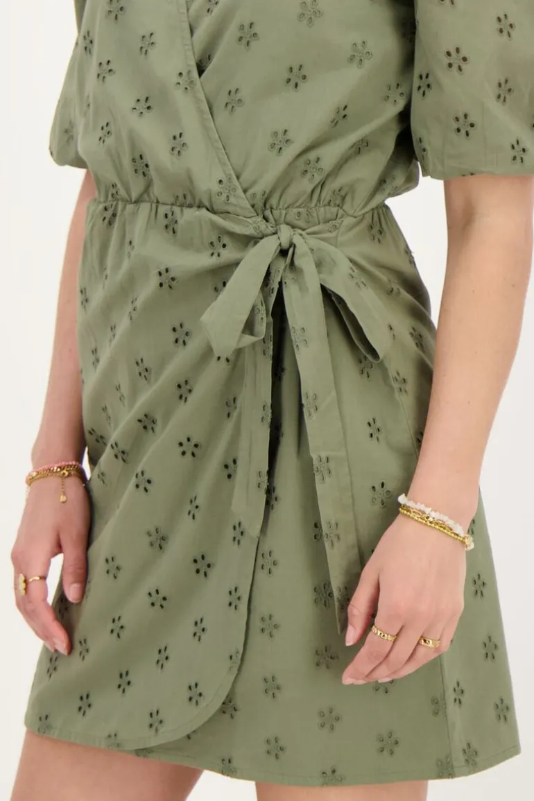 Robe Portefeuille Verte Avec Broderie Florale