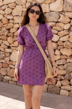Robe Portefeuille Violette Avec Broderie Florale