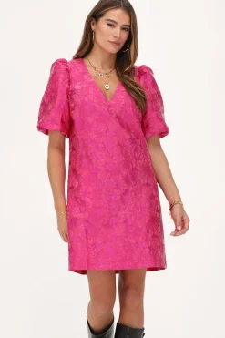 Robe Rose Avec Jacquard Et Manches Bouffantes