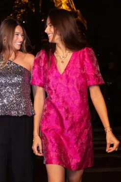 Robe Rose Avec Jacquard Et Manches Bouffantes
