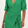 Robe Verte Avec Chevauchement Et Structure