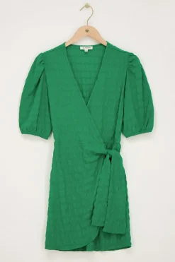 Robe Verte Avec Chevauchement Et Structure