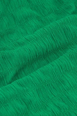 Robe Verte Avec Chevauchement Et Structure