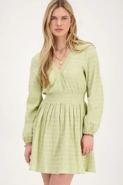 Robe Verte Avec Col En V