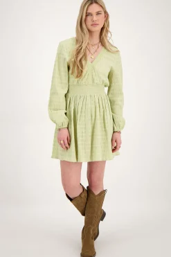 Robe Verte Avec Col En V