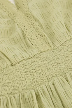 Robe Verte Avec Col En V