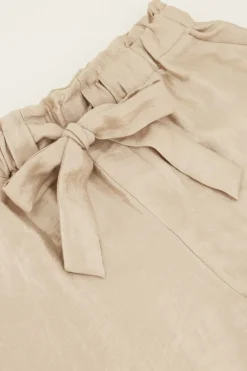 Short Beige Satiné Avec Nœud