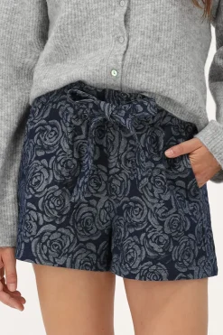 Short En Jean Bleu Avec Des Roses