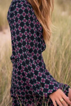 Top Asymétrique à Manche Longue Noir Avec Imprimé Rose