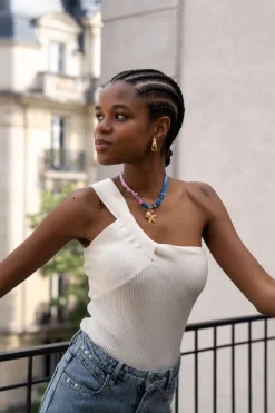 Top Asymétrique Blanc Avec Effet Torsadé