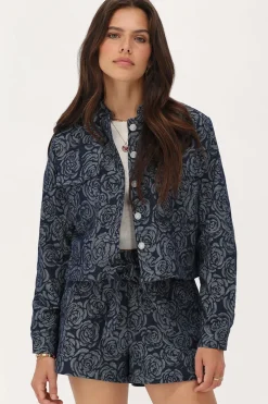 Veste En Jean Bleu Avec Des Roses