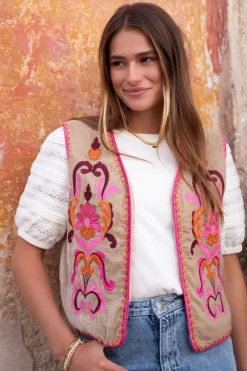 Veste Sans Manches Noir Avec Broderie Colorée